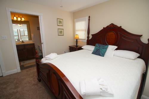 Suits Us At Kees Vacations