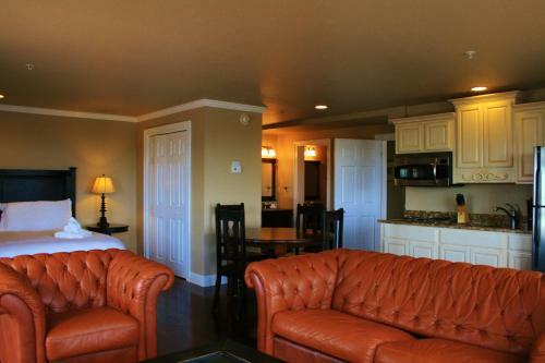 Oasis Suites Hotel