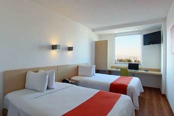 Hotel One Queretaro Plaza Galerias