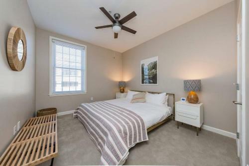 University Apartment @ Hillsboro Village