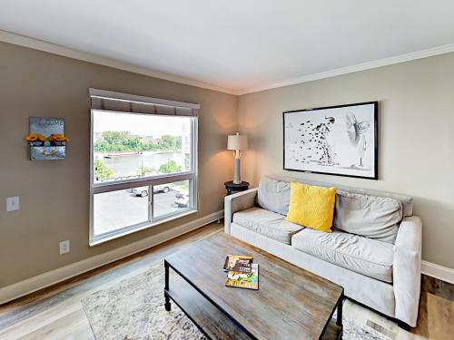 Apartamento 1074 1st Avenue N Condo