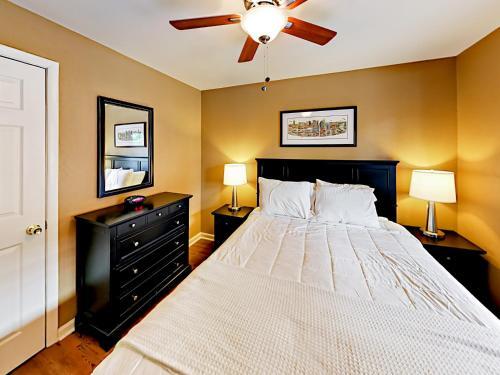 Landmark Mcmillin Court Apartment 1