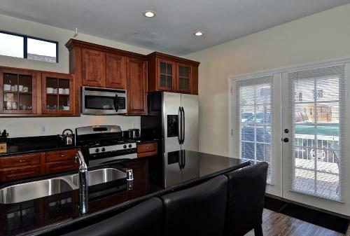 Apartamento 125 1/2 Onyx 3 Bedroom Condo