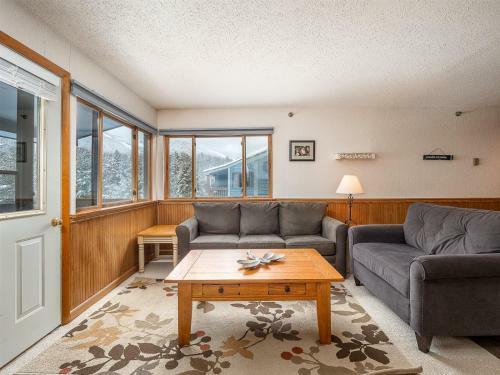 Slopeside: Brookside I B-406