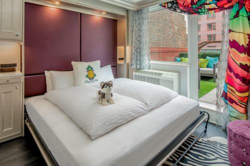 Staypineapple, An Artful Hotel New York