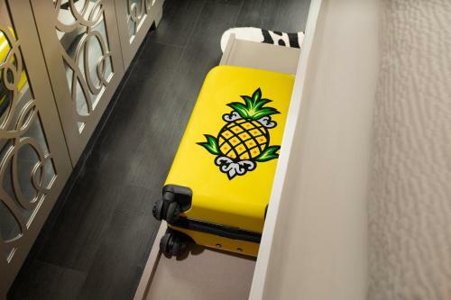 Staypineapple, An Artful Hotel New York
