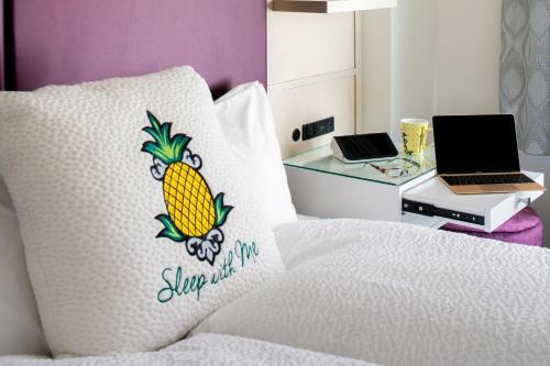 Staypineapple, An Artful Hotel New York