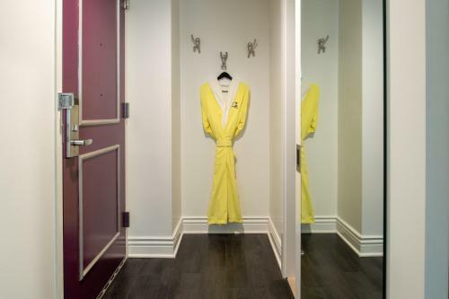 Staypineapple, An Artful Hotel New York