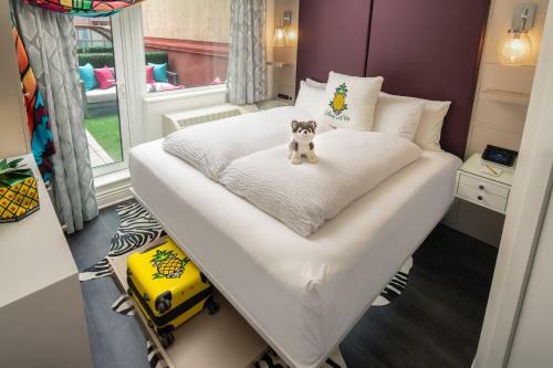 Staypineapple, An Artful Hotel New York