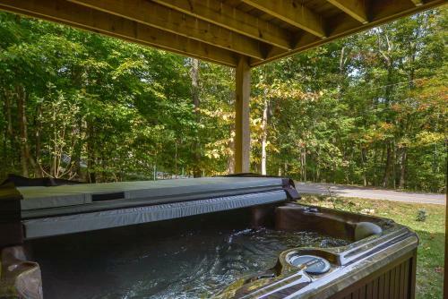 Lakestar Chalet Five-bedroom Holiday Home