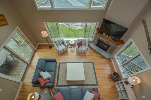 Paddles And Poles Five-bedroom Holiday Home