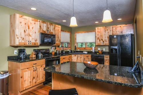 Bears Lair Four-bedroom Holiday Home
