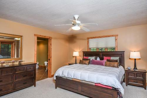 Bears Lair Four-bedroom Holiday Home