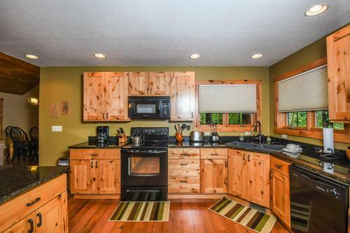 Bears Lair Four-bedroom Holiday Home