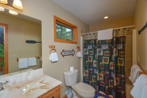 Lake House Four-bedroom Holiday Home