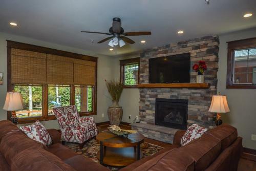 Sage Mountain Retreat Five-bedroom Holiday Home