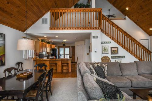 Break Away Chalet Three-bedroom Holiday Home
