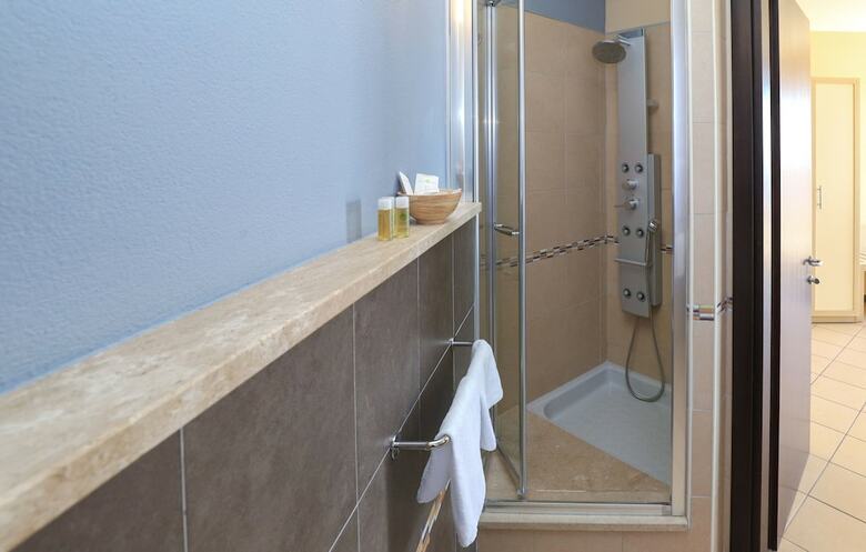 Janus Hotel
