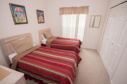 Henry's Rolling Hills Villa - Four Bedroom Home
