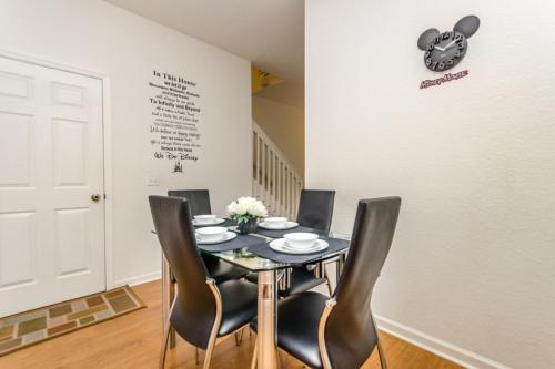 Renshaw 2562 Townhouse