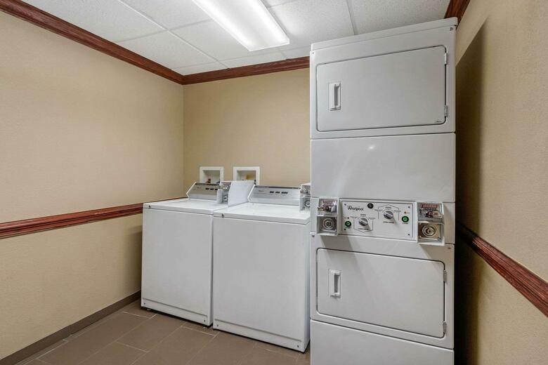 Hotel Comfort Suites Central