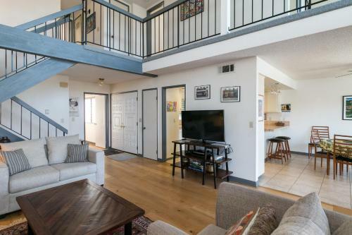 Harborside House In Oxnard