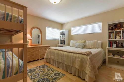 4121 O -751505 Blue Water Horizon Beach House
