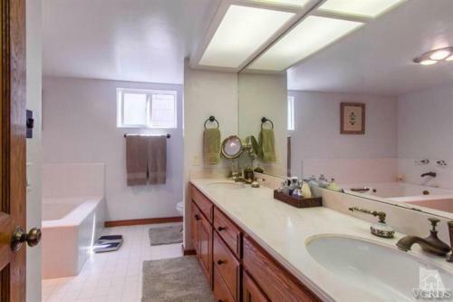 4121 O -751505 Blue Water Horizon Beach House