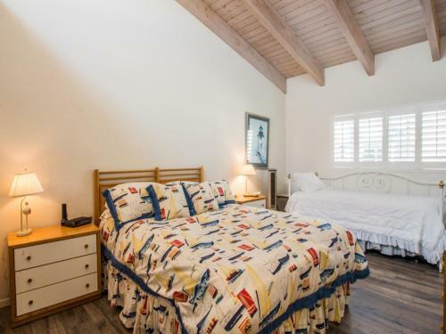 3441o - 501429 Mollies By The Sea