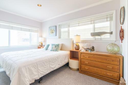 4173o - 135709 Endless Summer By The Sea