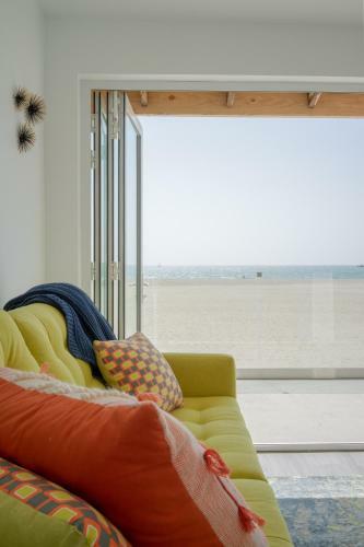 Ocean Front Brand New Modern Luxurious Beach House