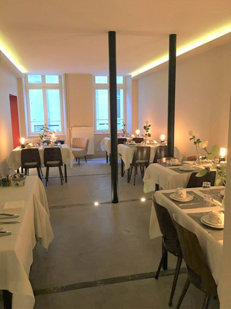 Hotel Moderna