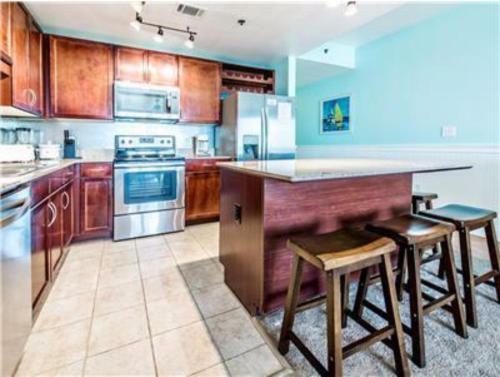Apartamento Laketown Wharf 1326 Pcb Condo