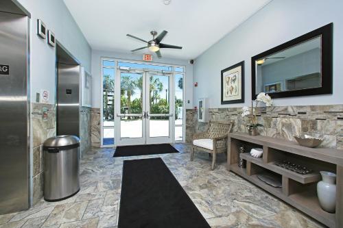 Apartamento Marisol Beachfront Resort 302 - 1039474 Condo