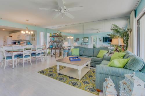 Edgewater Golf Villa #1209