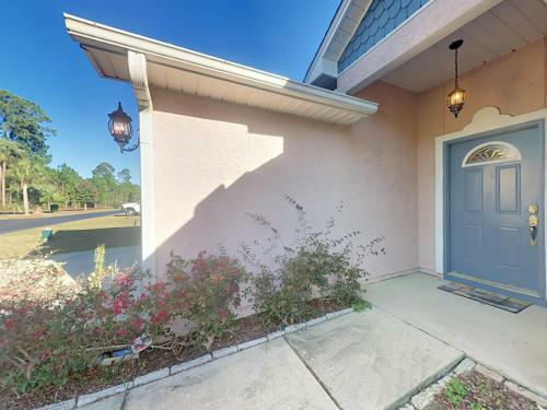 6703 Harbour Blvd Home