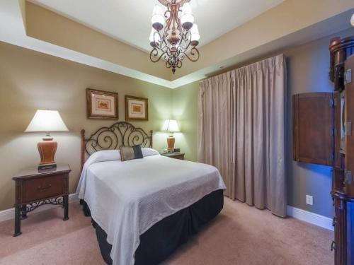 Calypso Resort And Towers E0407