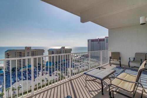 Laketown Wharf #1306