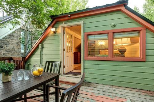 Abode At Heirloom House