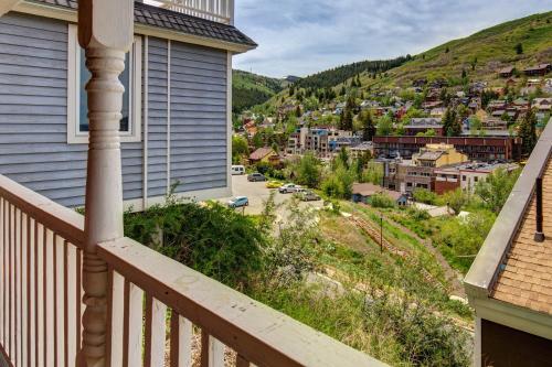 Ontario Park City Bungalow Cabin