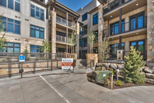 Hotel Blackstone By Luxury Mountain Destinations Llc