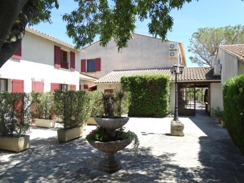 Hotel Le Mas Des Amandiers