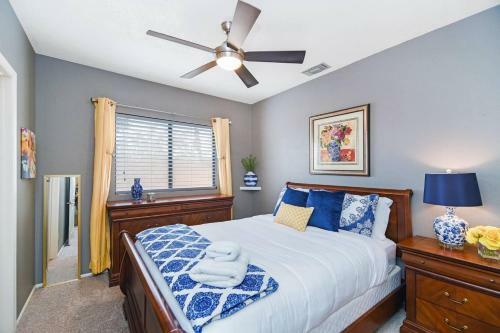 Scottsdale Luxury Vacation Home With Pool Sleeps 14