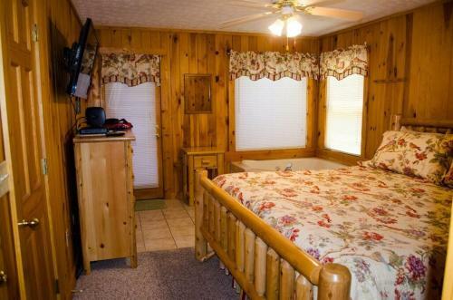 A Grand View From Above #225 - Two Bedroom Cabin