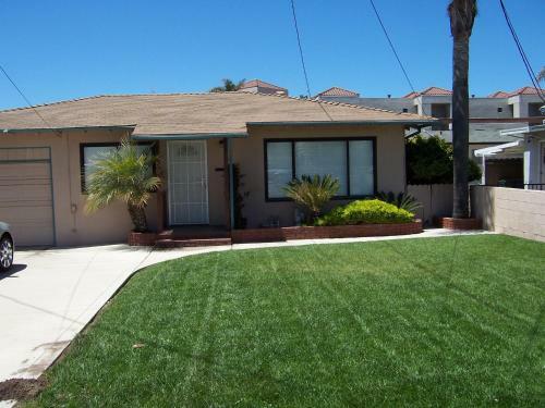 551 Dolliver Four-bedroom Holiday Home