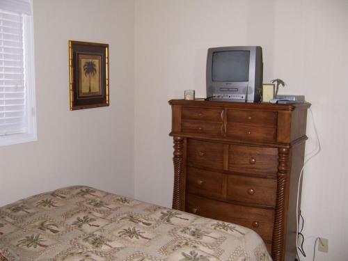 551 Dolliver Four-bedroom Holiday Home