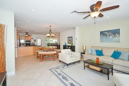 Affinity Robbins -five Bedroom Home