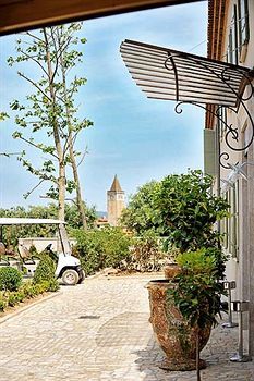 Bed & Breakfast Les Jardins De Saint-benoit - Apartments