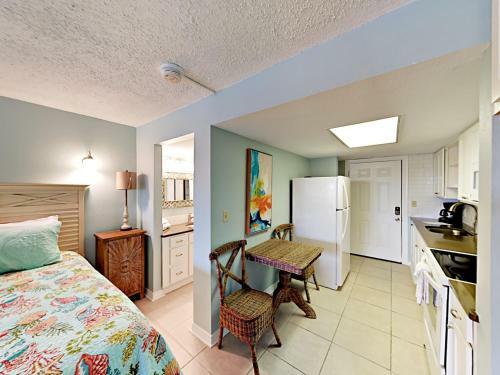 Apartamento 111 Sea Breeze - One Bedroom Condo