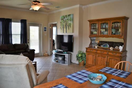 9th St Town House 601 - Two Bedroom Townhome